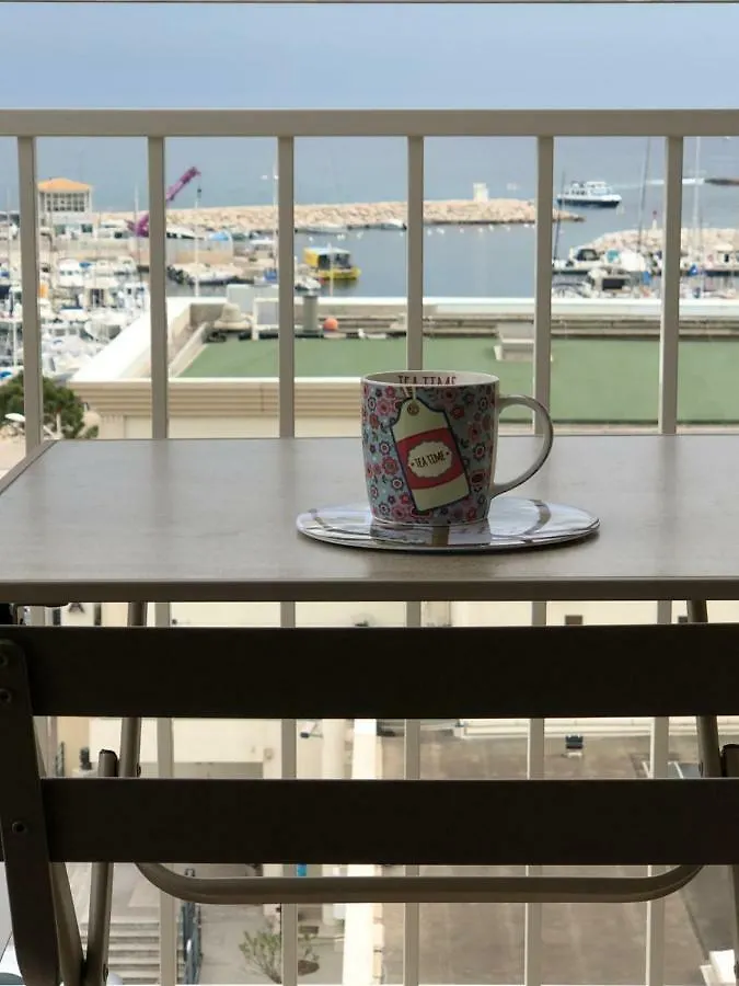 Appartement Vue Sur Mer A 180 ° Carry-le-Rouet 0*,  France